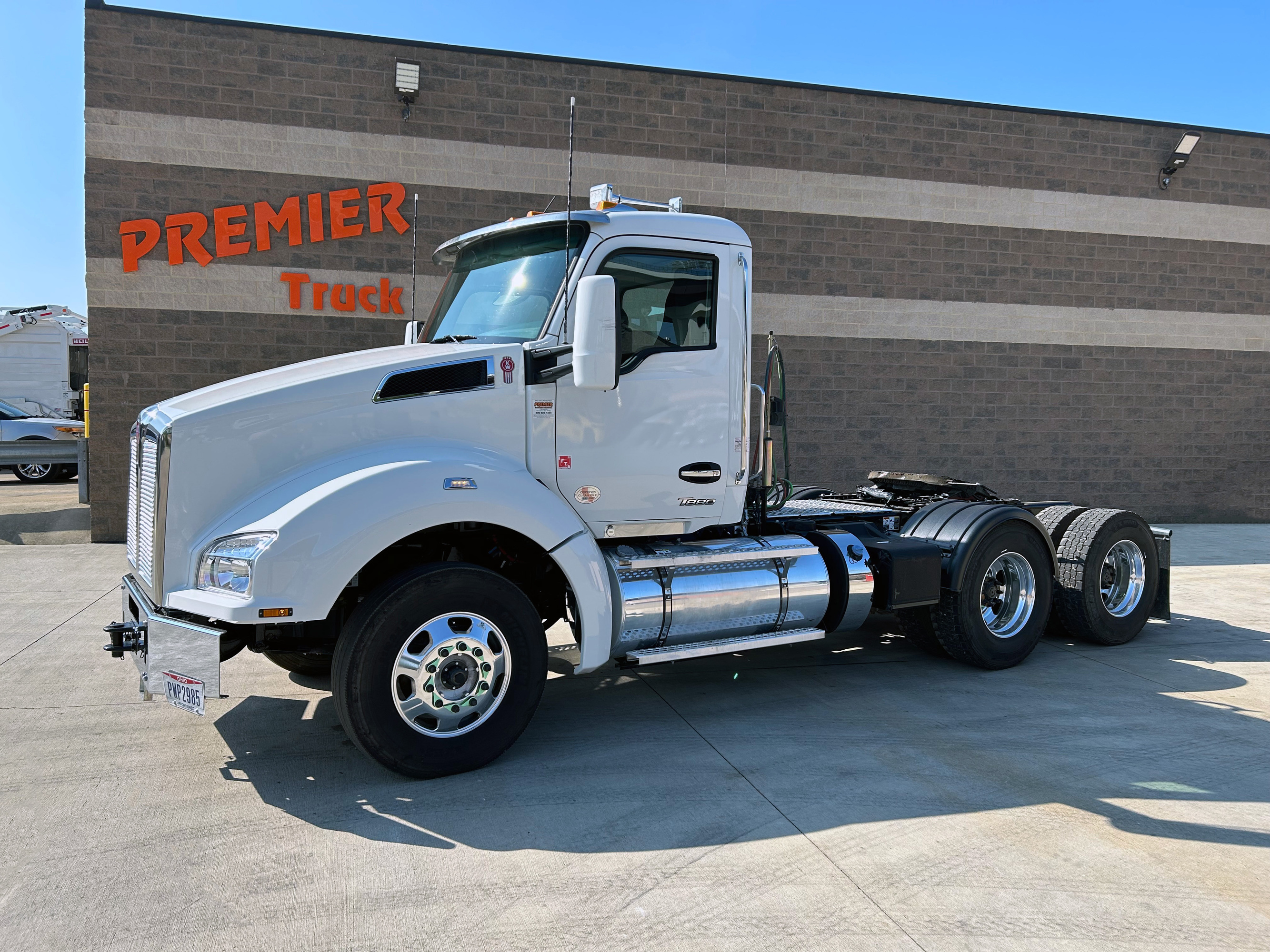 Day Cab Tractors